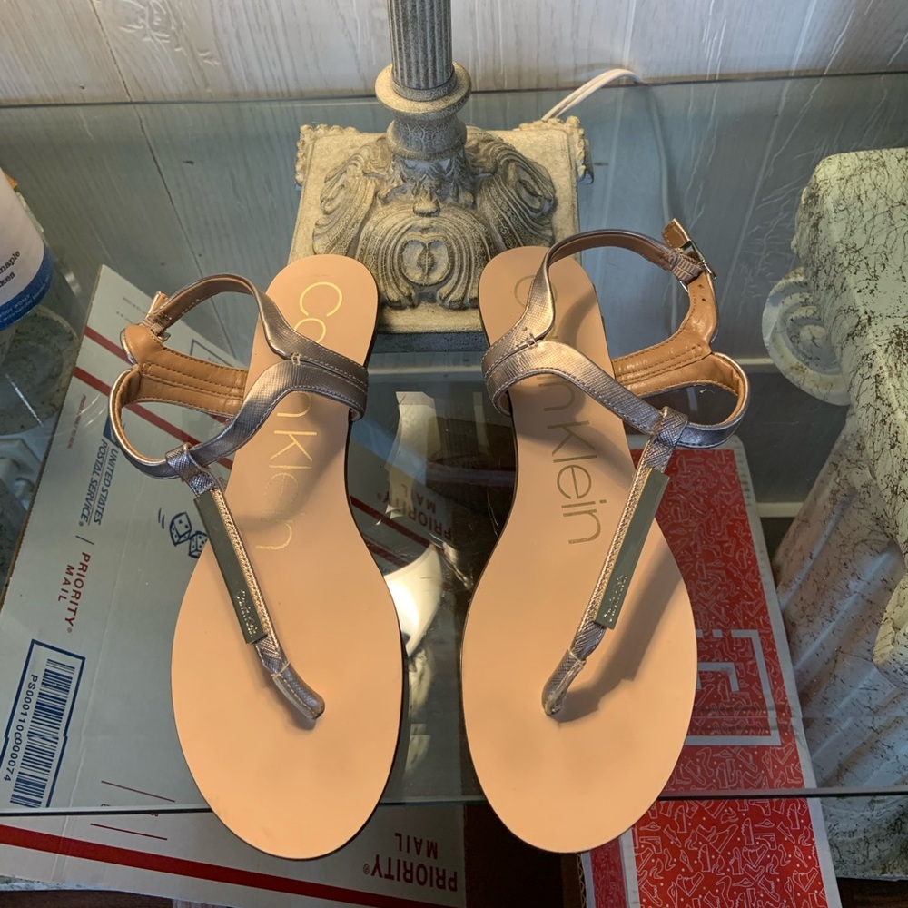 Calvin Klein size 7